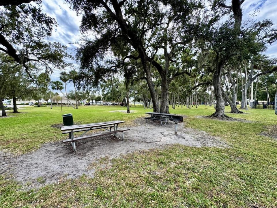 Pool, Waterfront Community, Palmetto Beach Compound 1 Apartment in Tampa