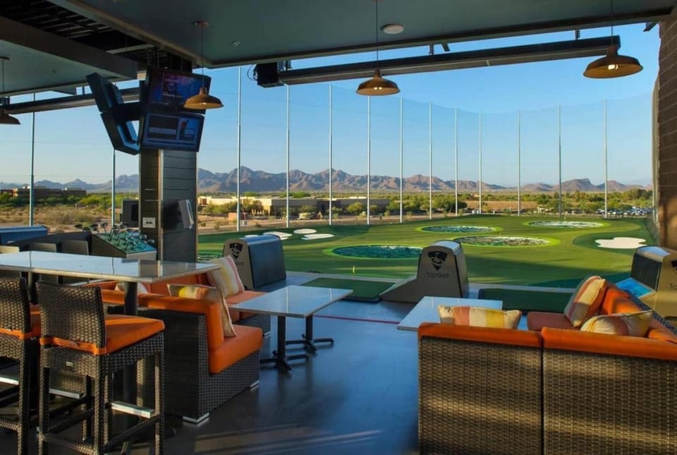 9 Large Bedrooms Private Pool Pool Table House in Phoenix