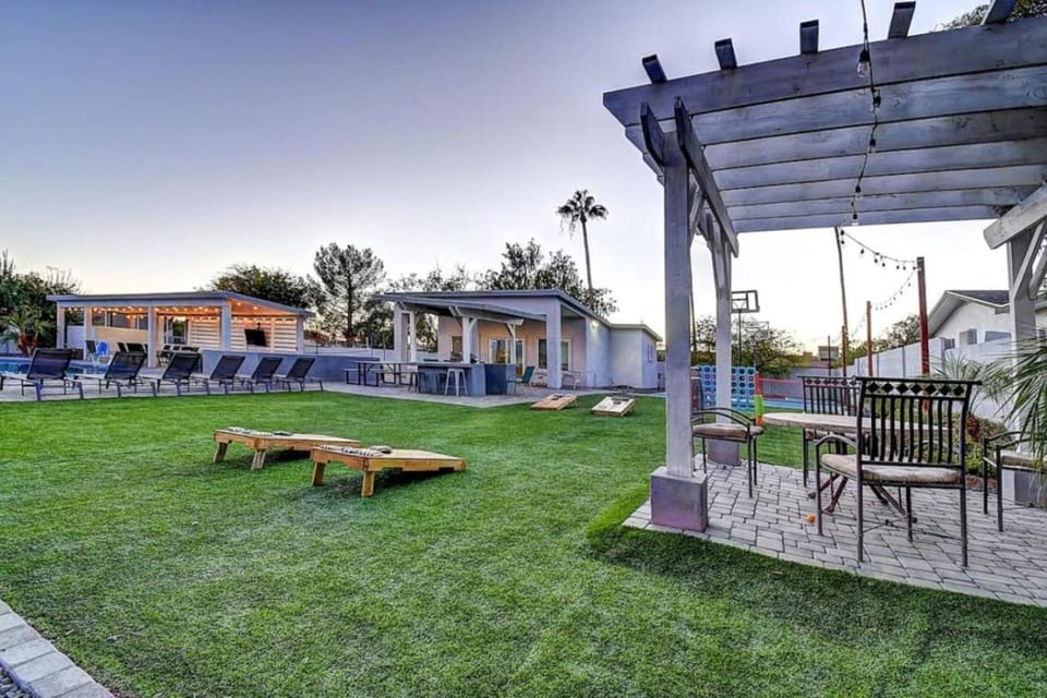 9 Large Bedrooms Basketball Court HotTub House in Scottsdale