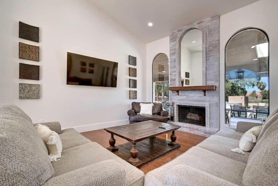 10 Large Bedrooms Sport Court Pool House in Phoenix