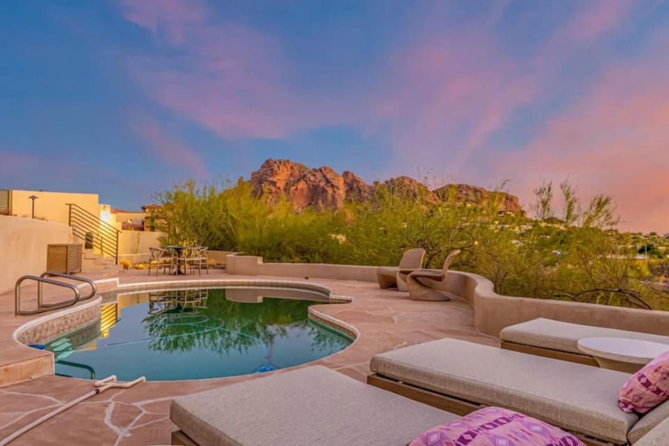 Sand and Sky House in Paradise Valley