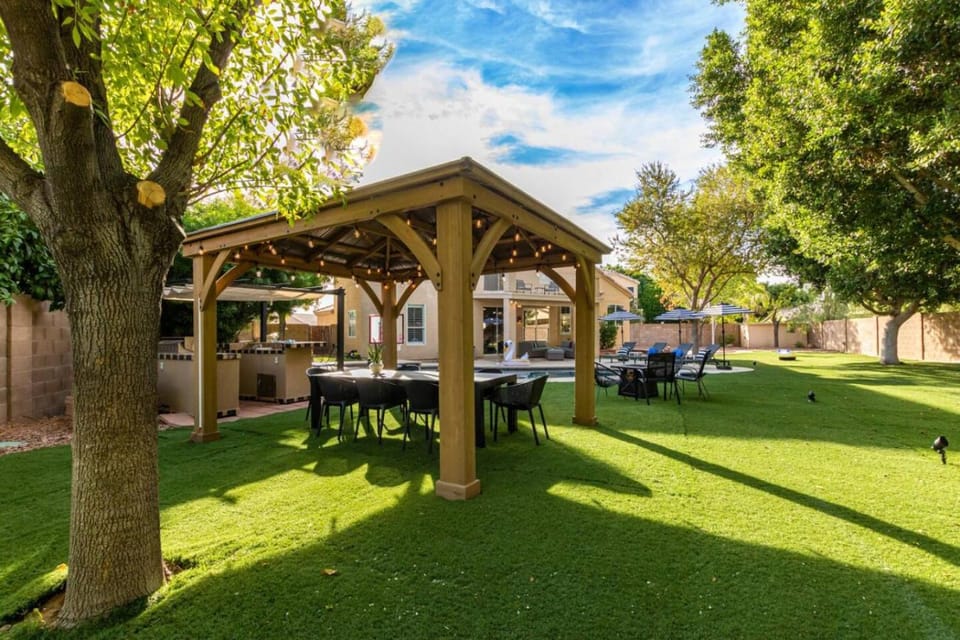 Desert Oasis House in Glendale