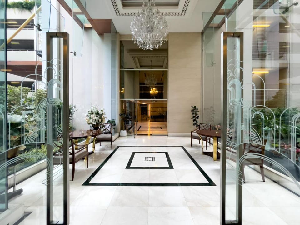 300m BTS l Large 110 sqm l Pool and Sauna Apartment in Bangkok