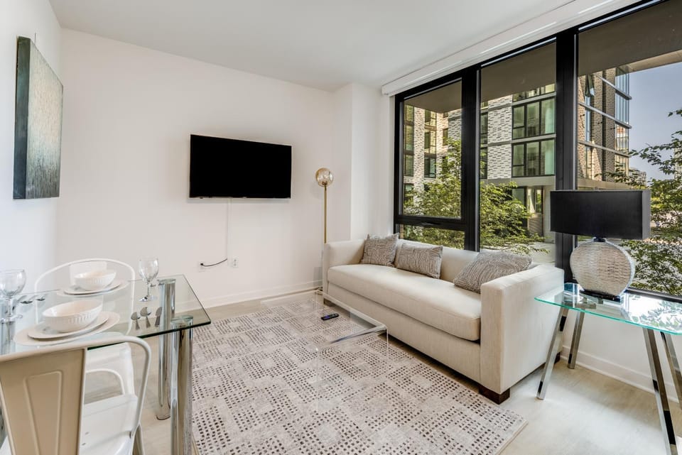 Communal lounge/ TV room, Living room, Dining area