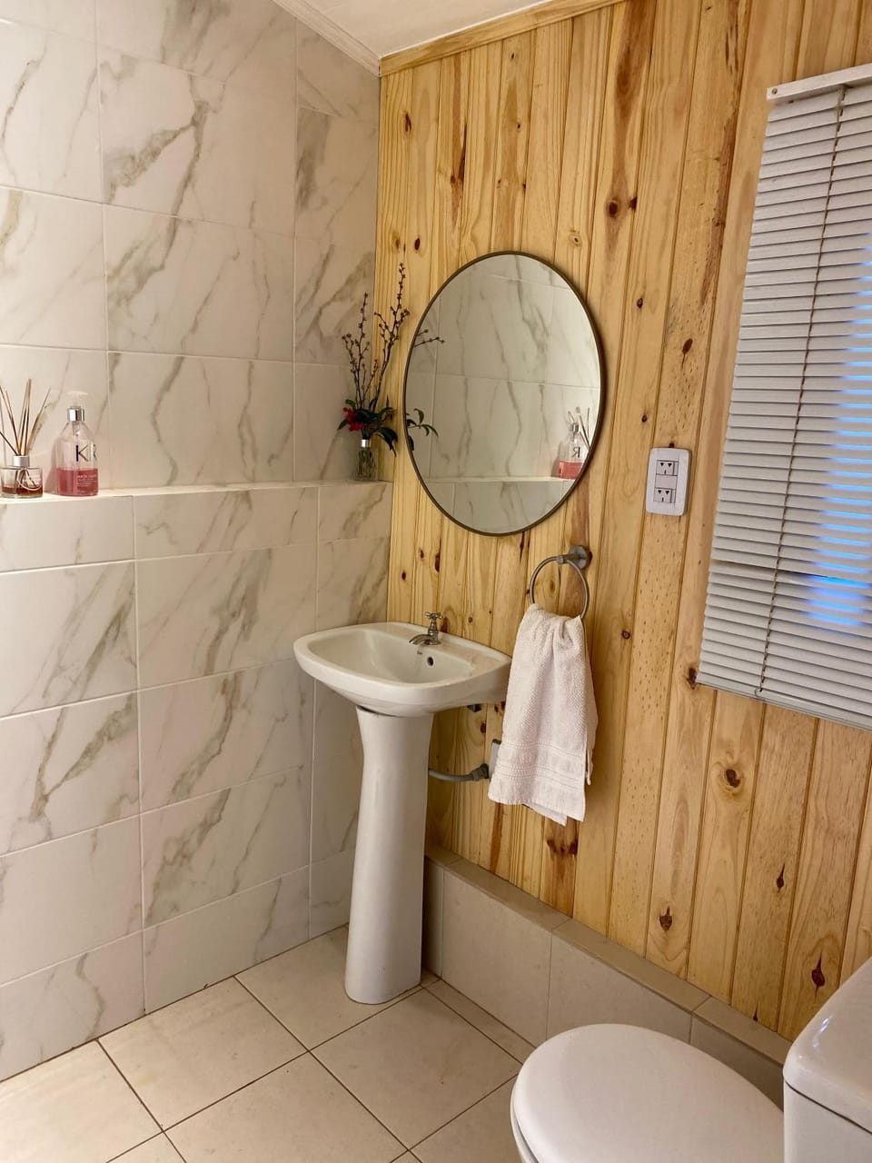 Bathroom, Decorative detail, towels