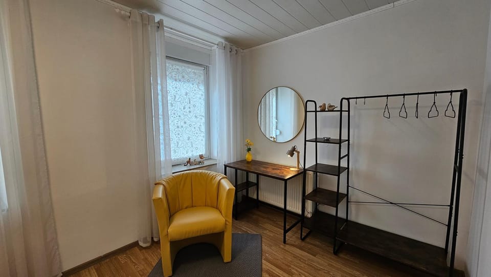 Bed, Photo of the whole room, Seating area, Bedroom