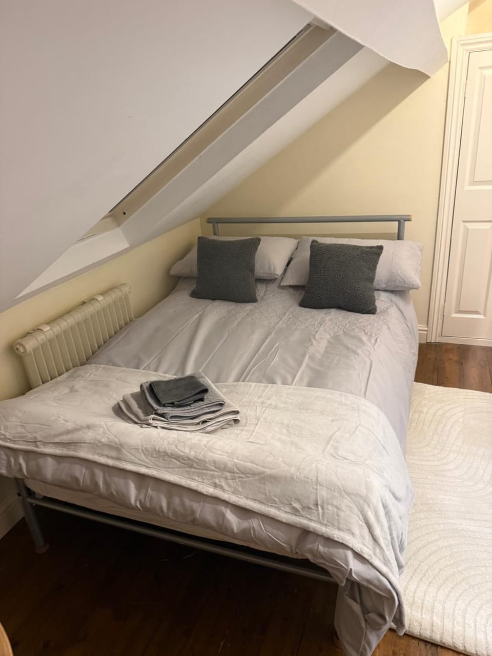 Spacious and cosy 4 Bed House in Beeston Apartment in Nottingham