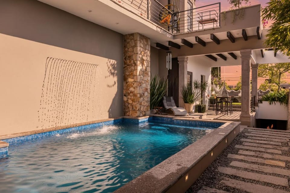 Swimming pool, Swimming pool