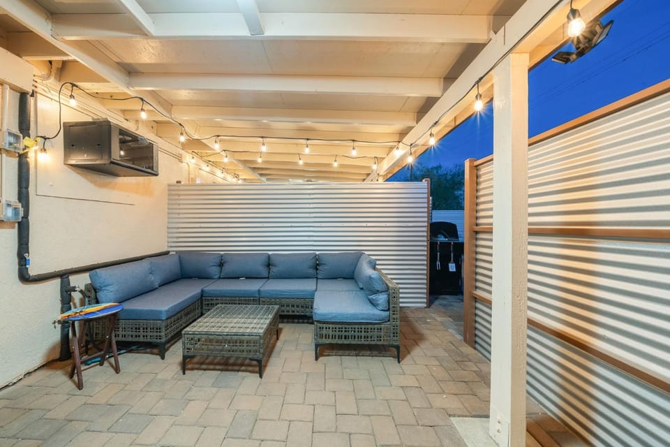 3BR 2BA Comfy Home with Jacuzzi House in Tucson