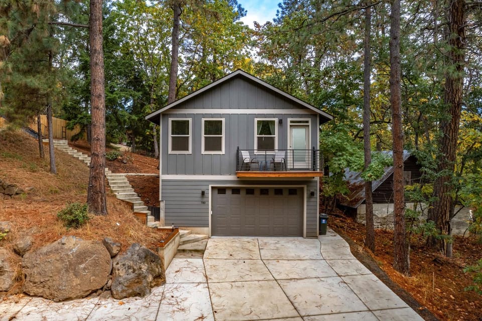 Evergreen Retreat B 30 Night Minimum apts Apartment in White Salmon