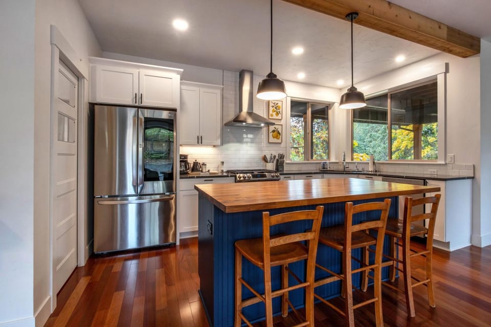 Evergreen Retreat A 30 Night Minimum home House in White Salmon