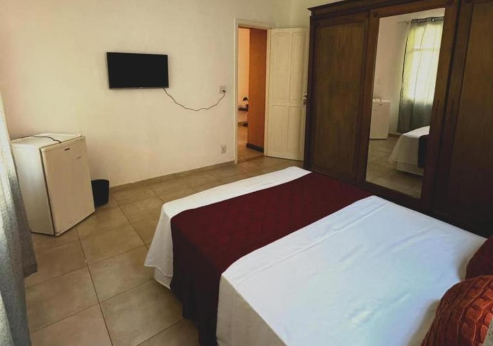 Bed, TV and multimedia, Photo of the whole room, Bedroom, wardrobe