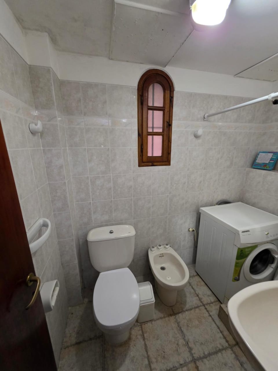 Bathroom, washing machine