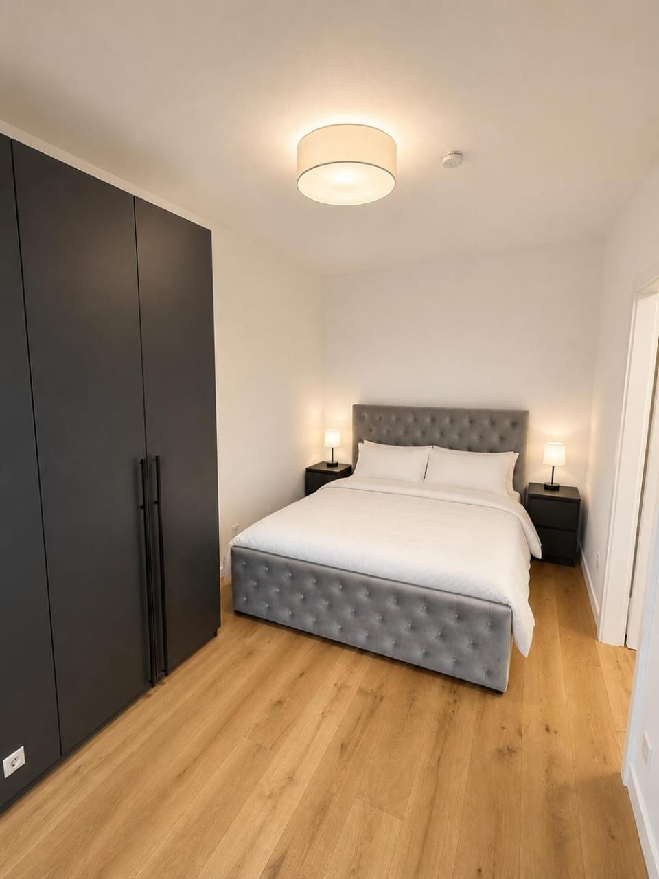 Exklusiv 2BR Penthouse! AC - Balcony - Garage! Apartment in Vienna