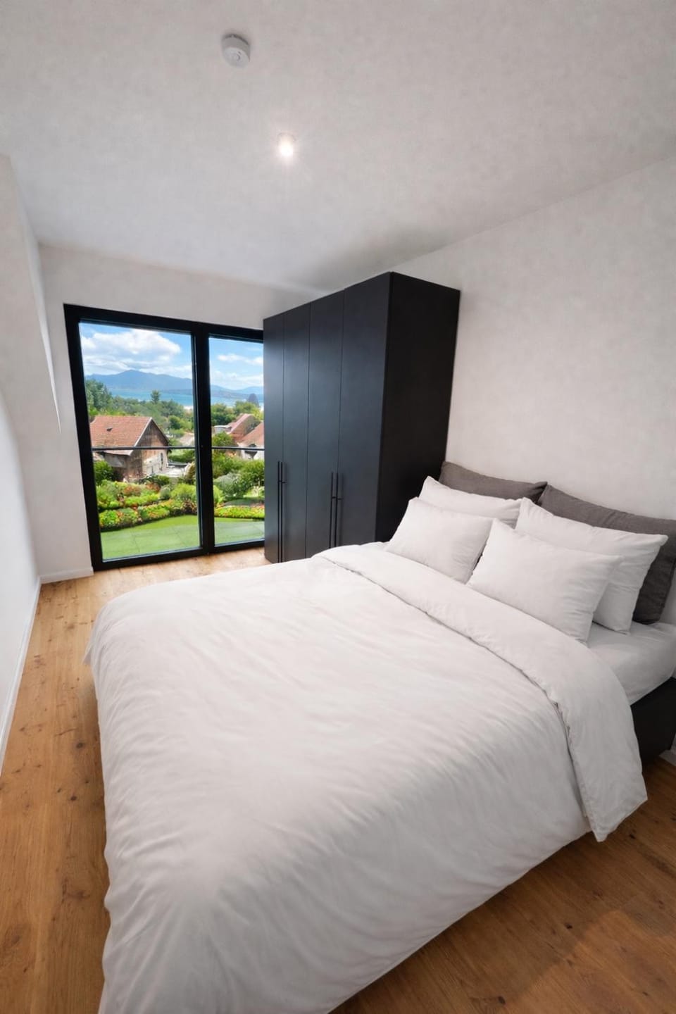 Exklusiv 2BR Penthouse! AC - Balcony - Garage! Apartment in Vienna