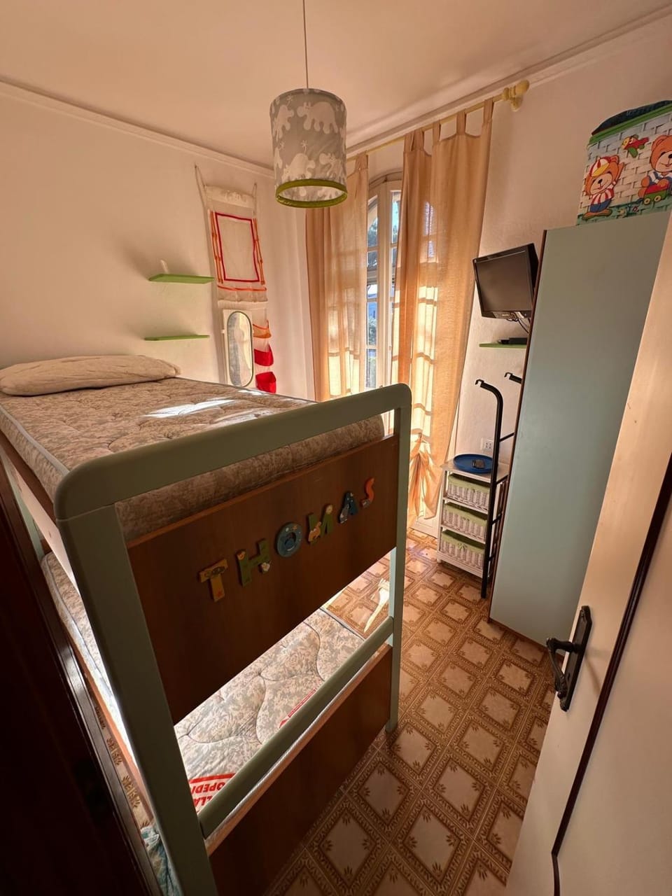 Bedroom, bunk bed