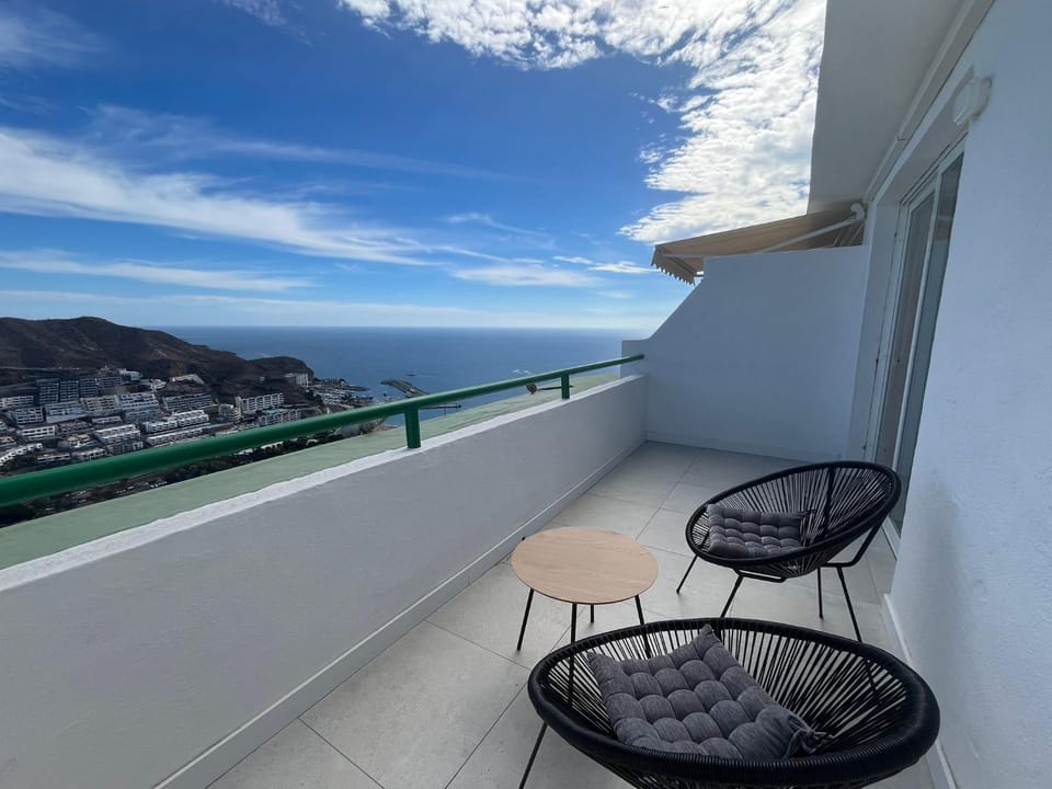 View (from property/room), Balcony/Terrace, Mountain view, Sea view