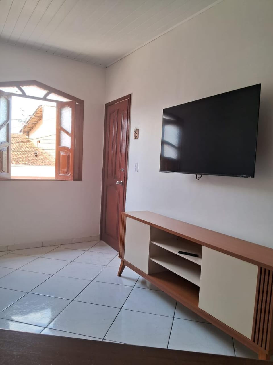 Communal lounge/ TV room, Living room, Dining area, Evening entertainment