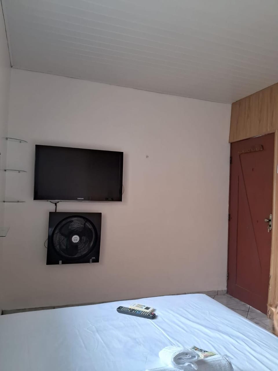 Bed, TV and multimedia, Bedroom, wardrobe