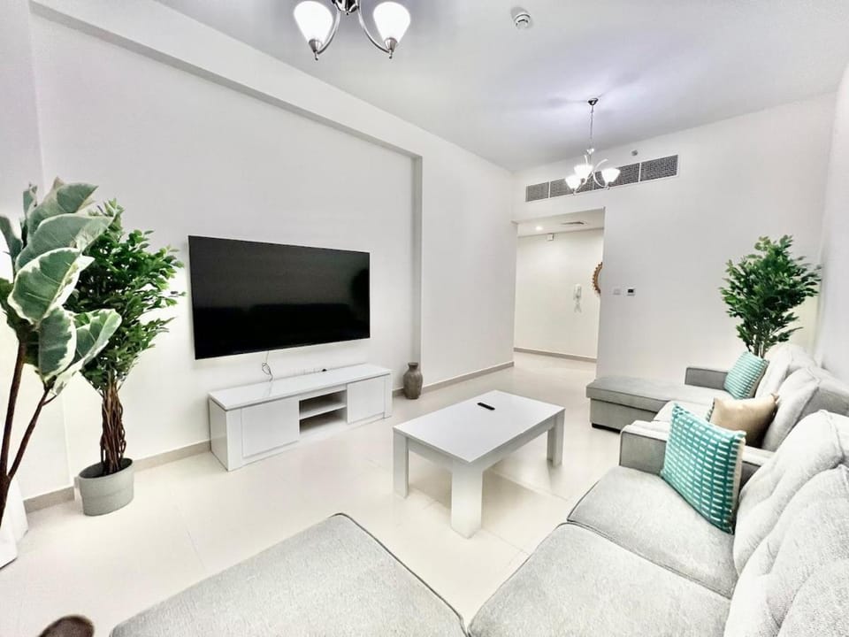 Not far from metro Spacious Apartment in Dubai