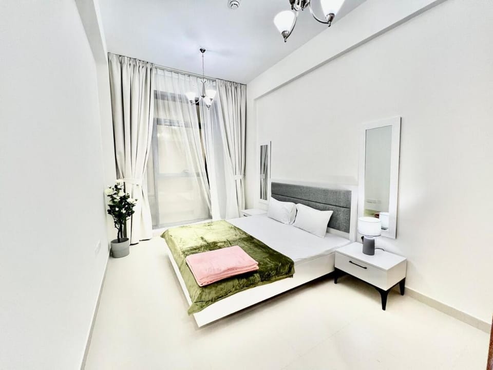 Not far from metro Spacious Apartment in Dubai