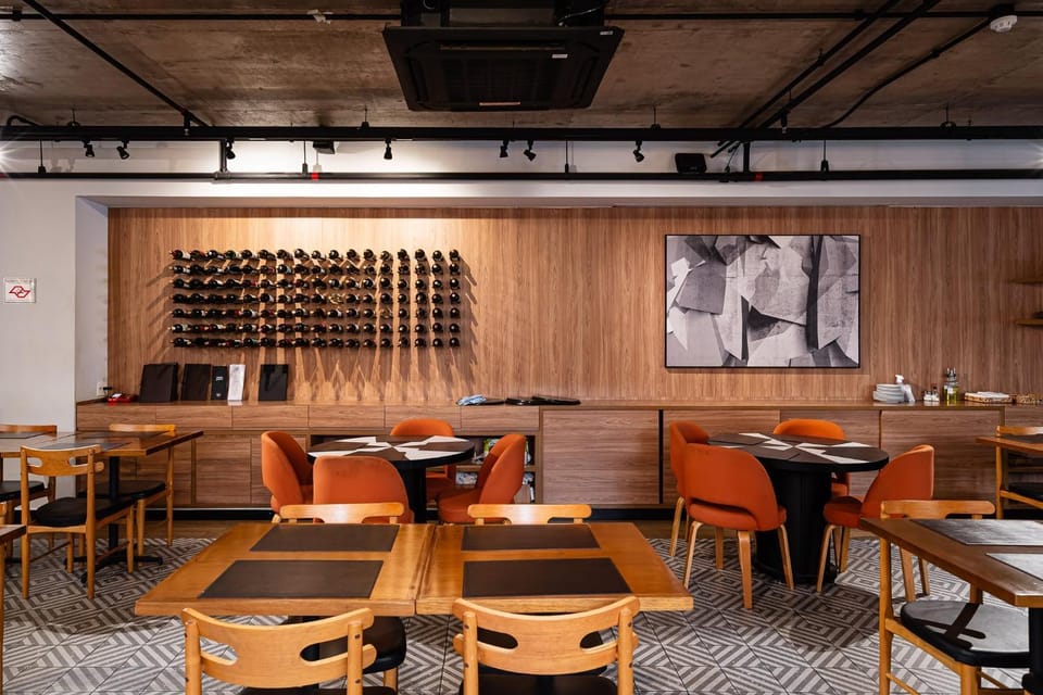 Restaurant/places to eat, Banquet/Function facilities