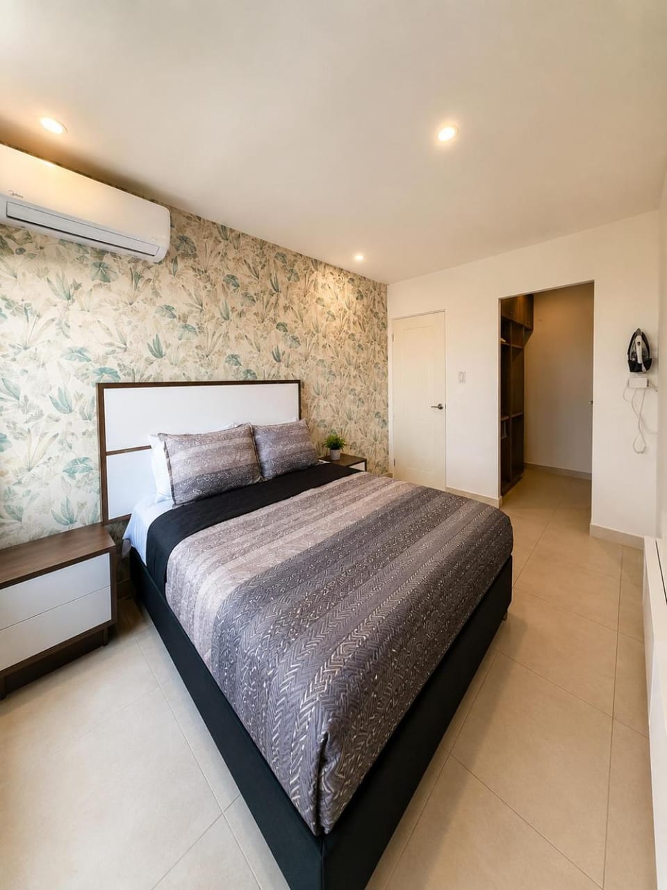 Increíble Apt/Ac/Parking/BBQ/6PX Apartment in Monterrey