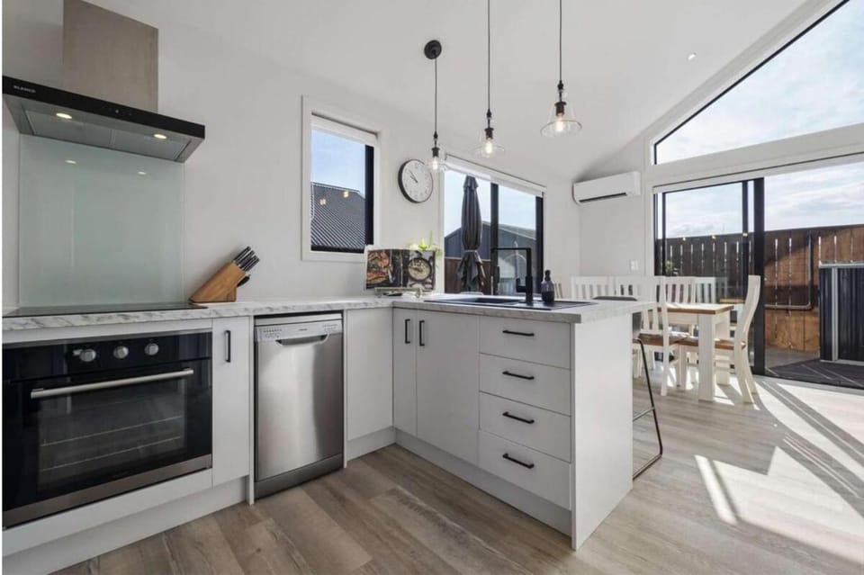 Dining area, dishwasher, oven