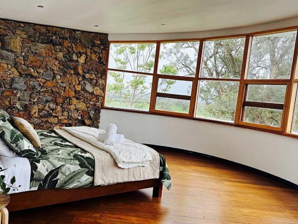 Wandin Farm Views House in Melbourne