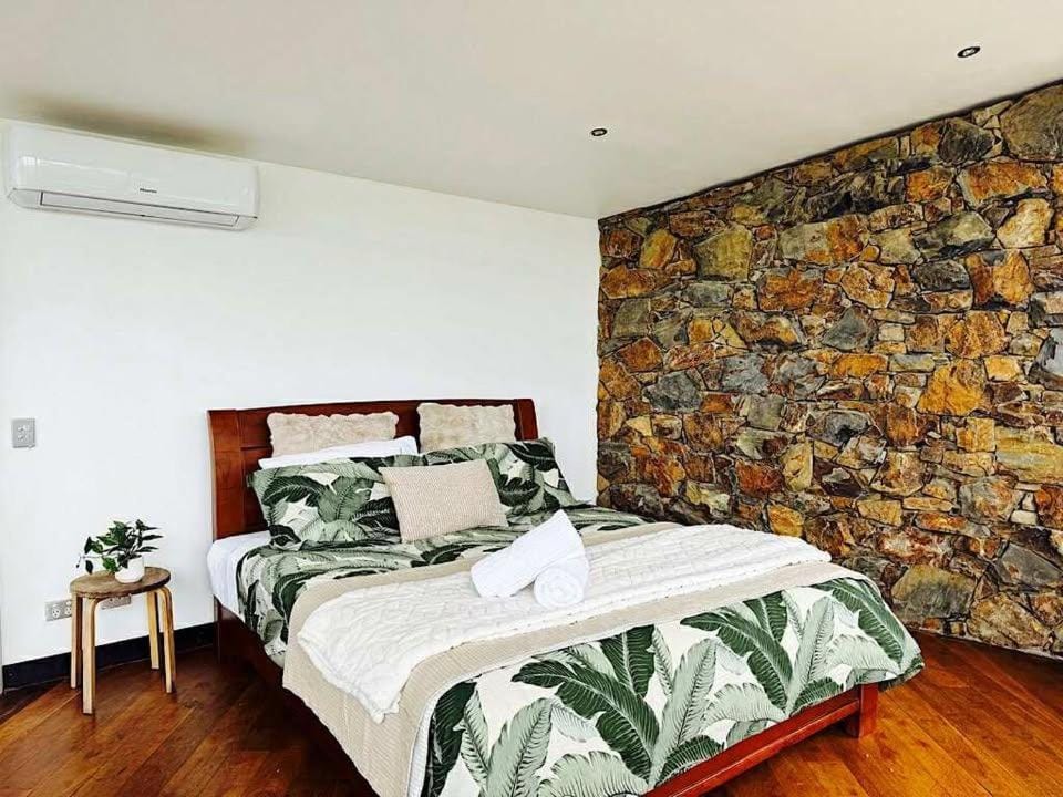 Wandin Farm Views House in Melbourne