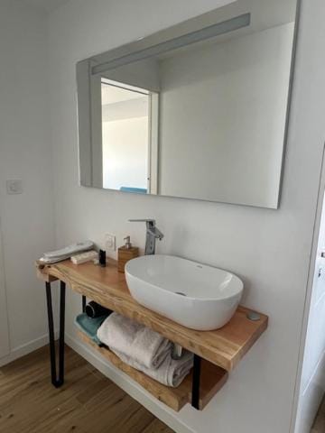 200m de l'Océan Bed and Breakfast in Anglet