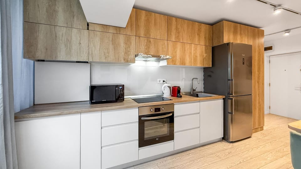 Coffee/tea facilities, Kitchen or kitchenette, minibar, oven, stove, toaster