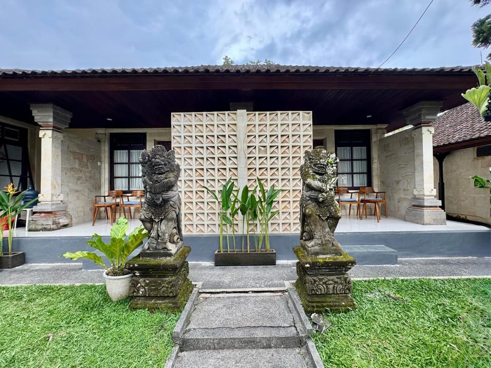 Property building, Day, Garden