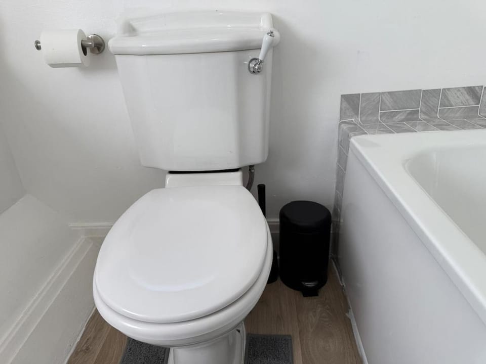 Spacious 3 Bed House Perfect for Contractors & Families with free Wi-fi and Parking House in Rotherham