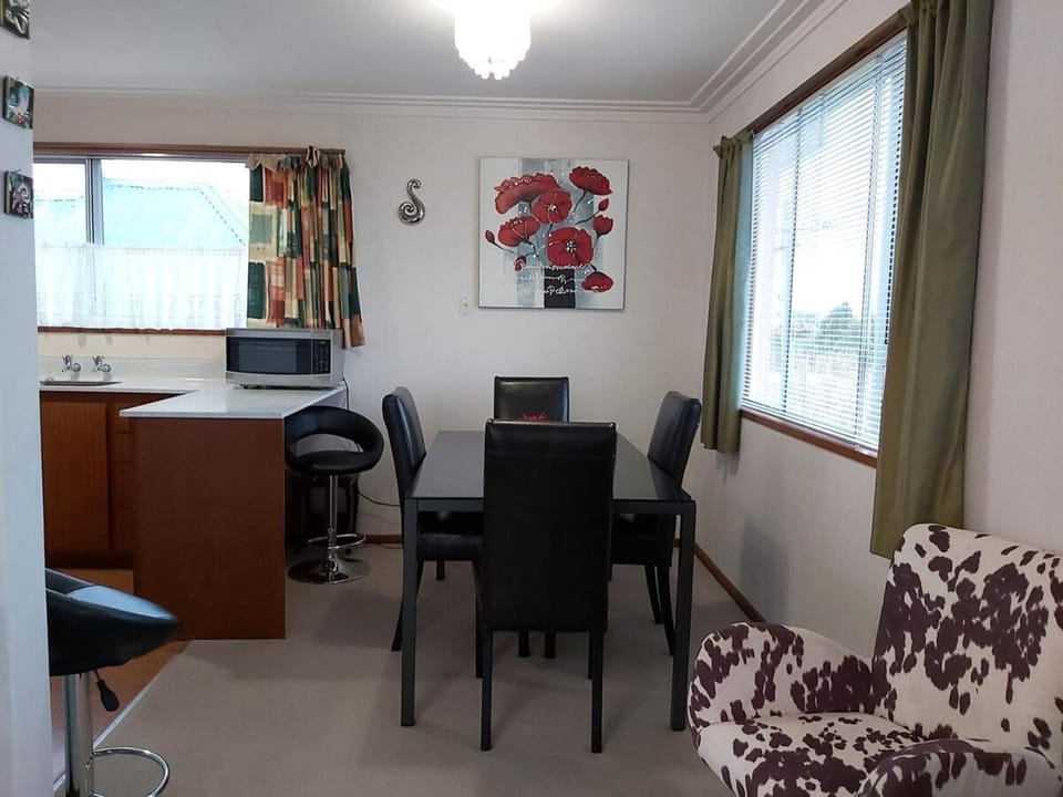 Beachside Townhouse Dunedin House in Dunedin