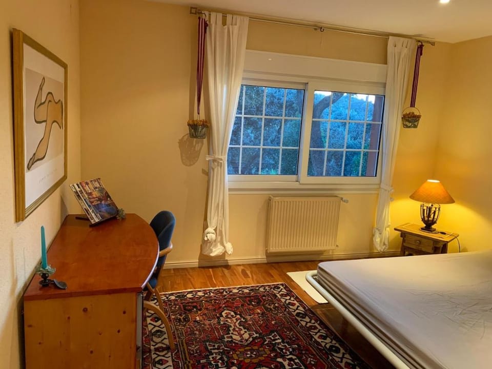 Bed, TV and multimedia, Bedroom, Garden view, heating, internet, towels, wardrobe