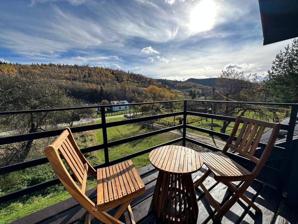 Patio, Spring, Day, Natural landscape, View (from property/room), Balcony/Terrace, Dining area, Mountain view
