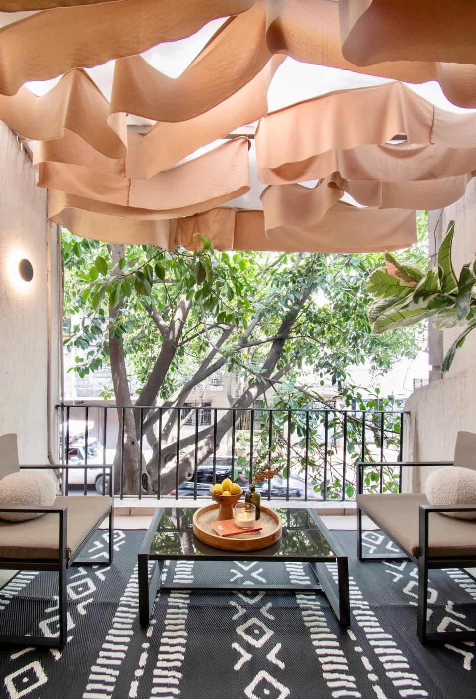 Luxurious Villa with 9 BR and HUGE Terrace Condesa House in Mexico City