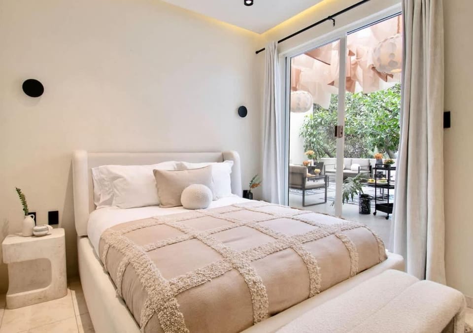 Luxurious Villa with 9 BR and HUGE Terrace Condesa House in Mexico City