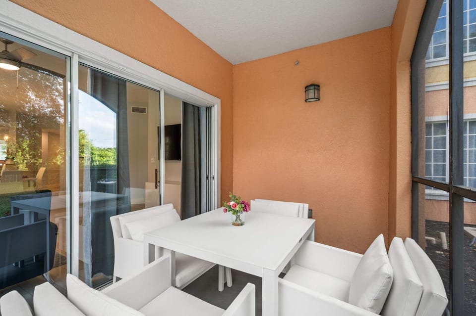 Modern Luxe Escape Near the Magic MP71 Apartment in Orlando