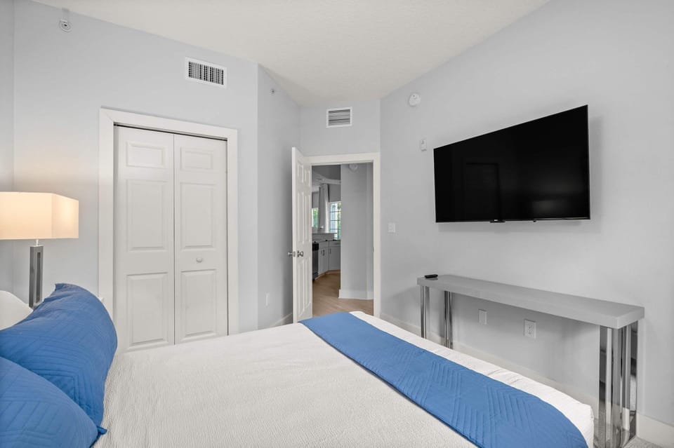 Modern Luxe Escape Near the Magic MP71 Apartment in Orlando
