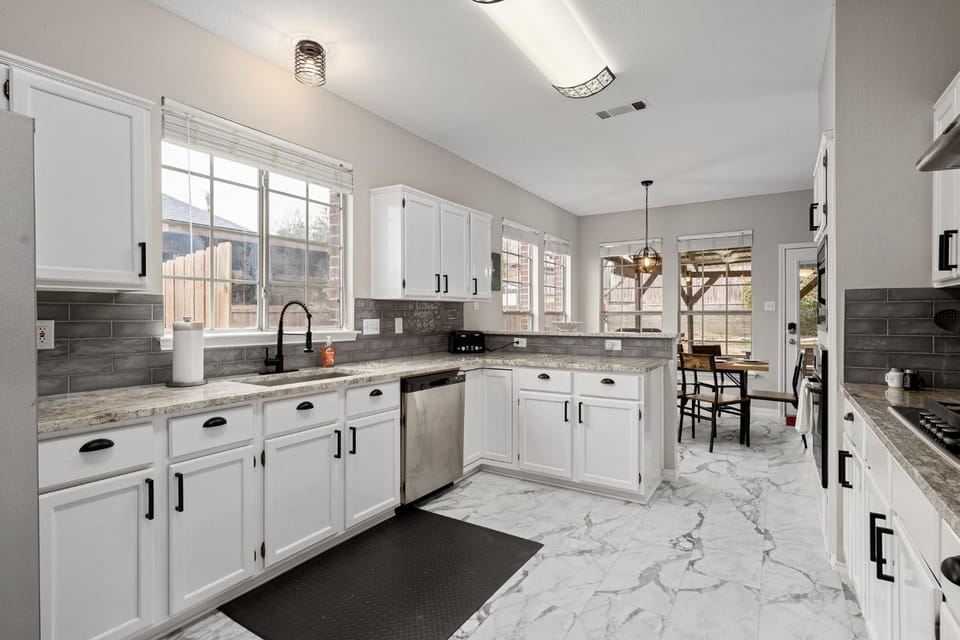 Kitchen or kitchenette, dishwasher, pet friendly, stove