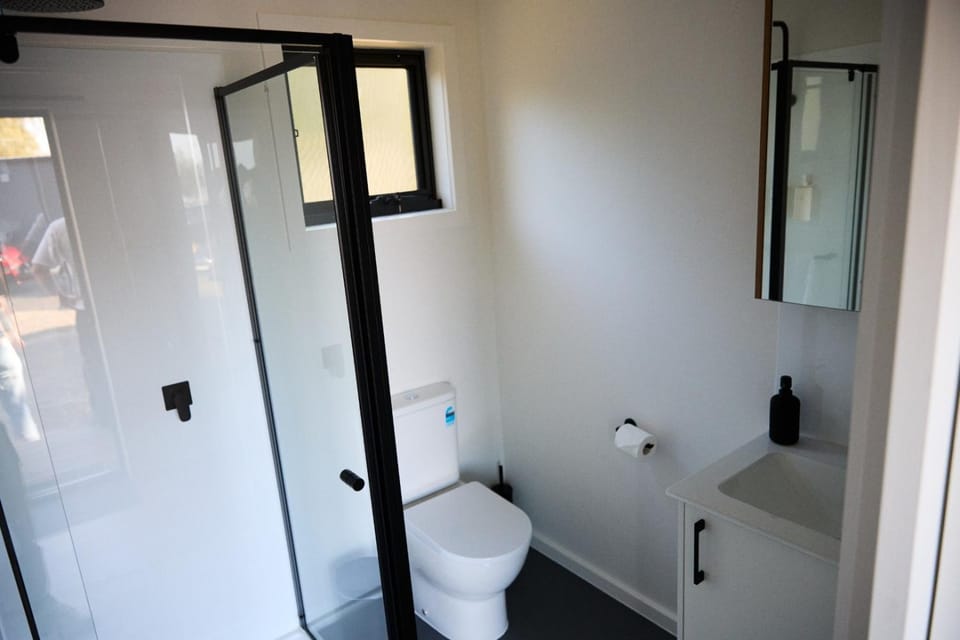 Lake Colac Holiday Park Campground/ 
RV Resort in Colac