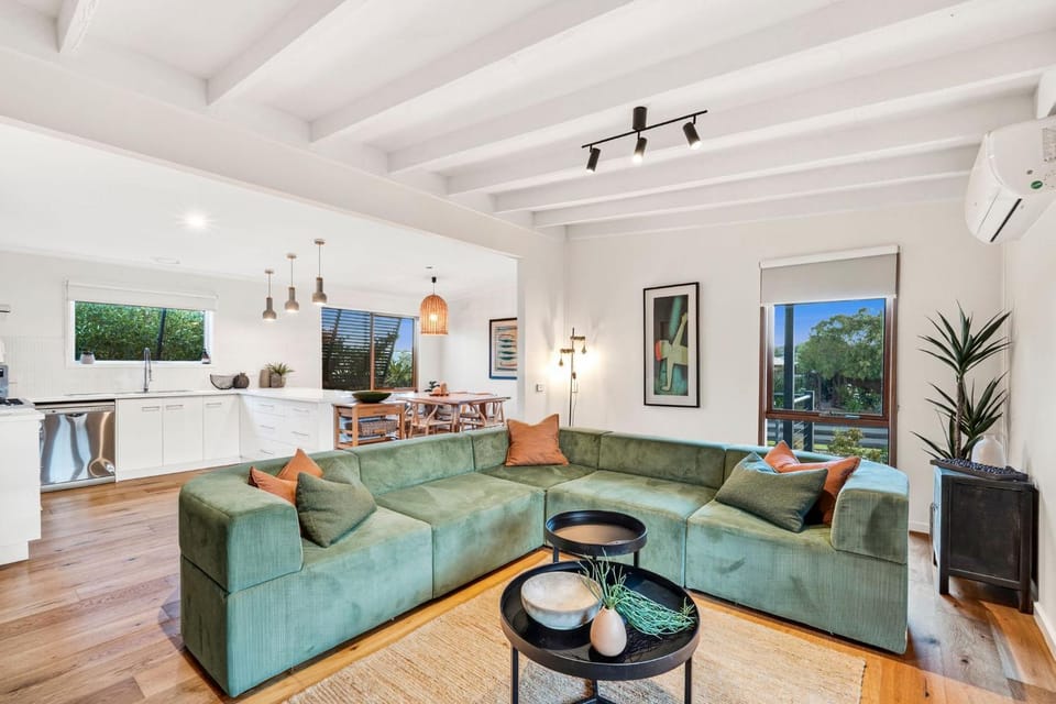 Kitchen or kitchenette, Living room, Seating area