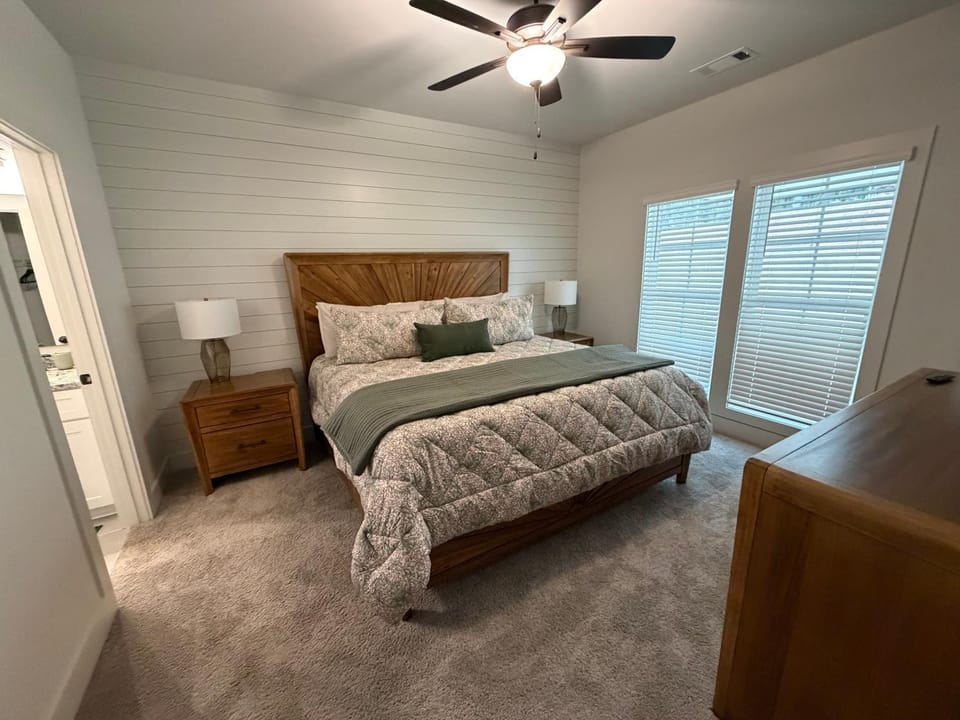 Auburn, Opelika Sleeps 8, close Auburn University House in Opelika