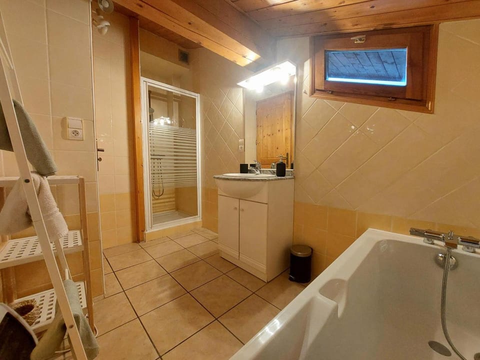 Chalet rénové au calme avec terrasse, parking, wifi, animaux admis - FR-1-346-597 Chalet in Landry