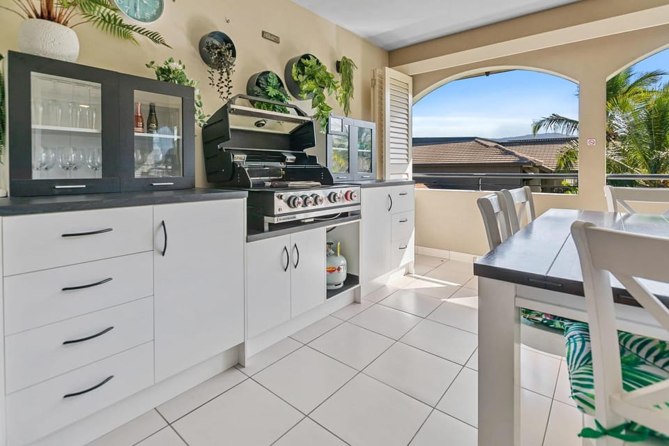 Zen Escape Resort Pool & BBQ Retreat Apartment in Cairns