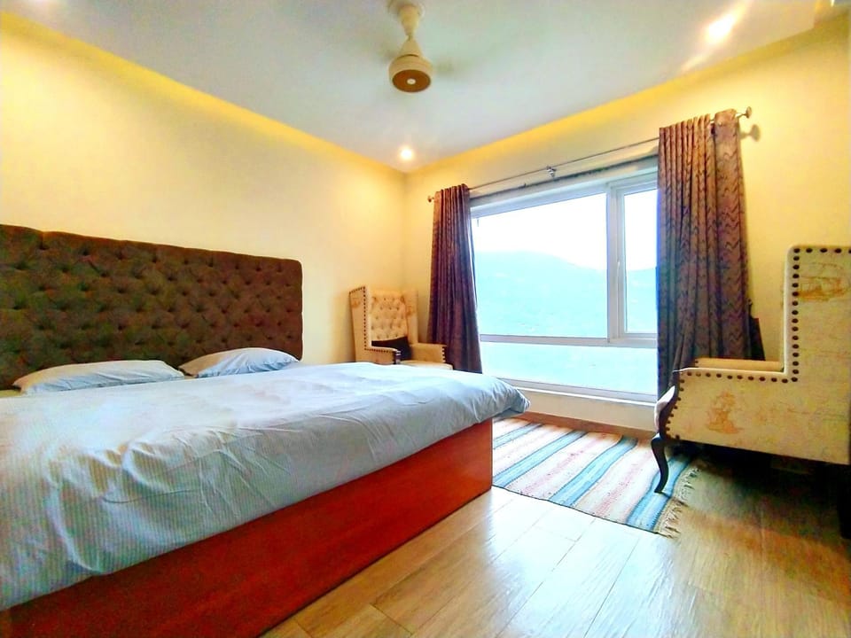 Bed, Bedroom, Mountain view