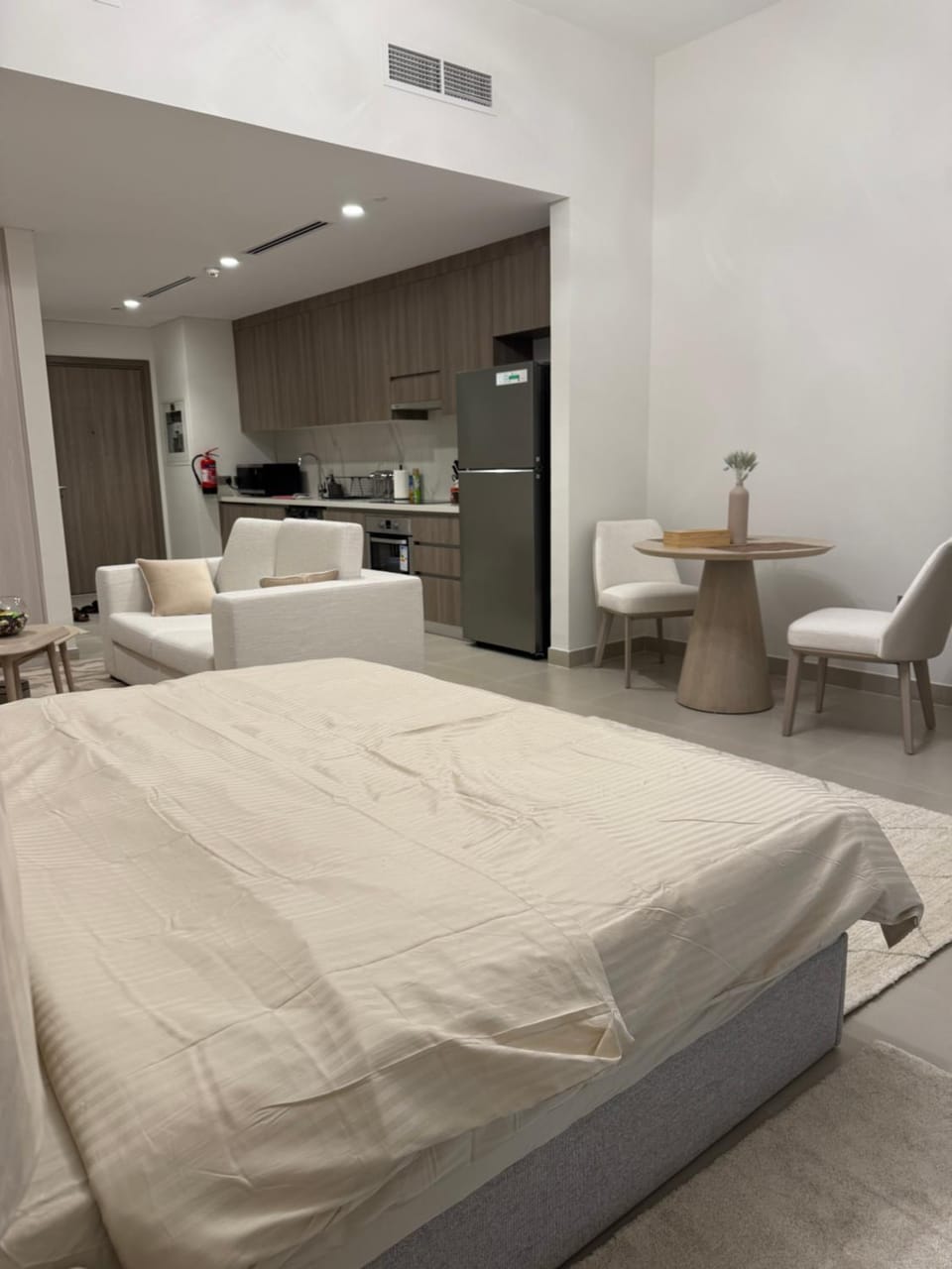 Bed, Photo of the whole room, Seating area, minibar