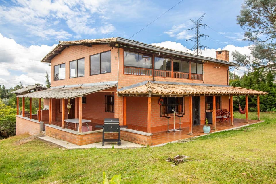 HOTEL CAMPESTRE La Villa en Santa Elena Medellin Montaña y Bosque Hostel in Antioquia